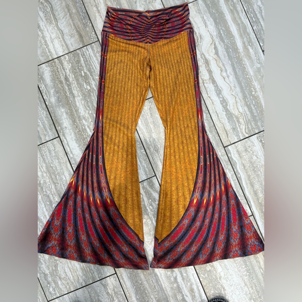 The OM Collection MEDIUM flare yoga party pants NEW Festival Rave Women’s